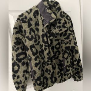Old Navy Performance Leopard Fleece Jacket.